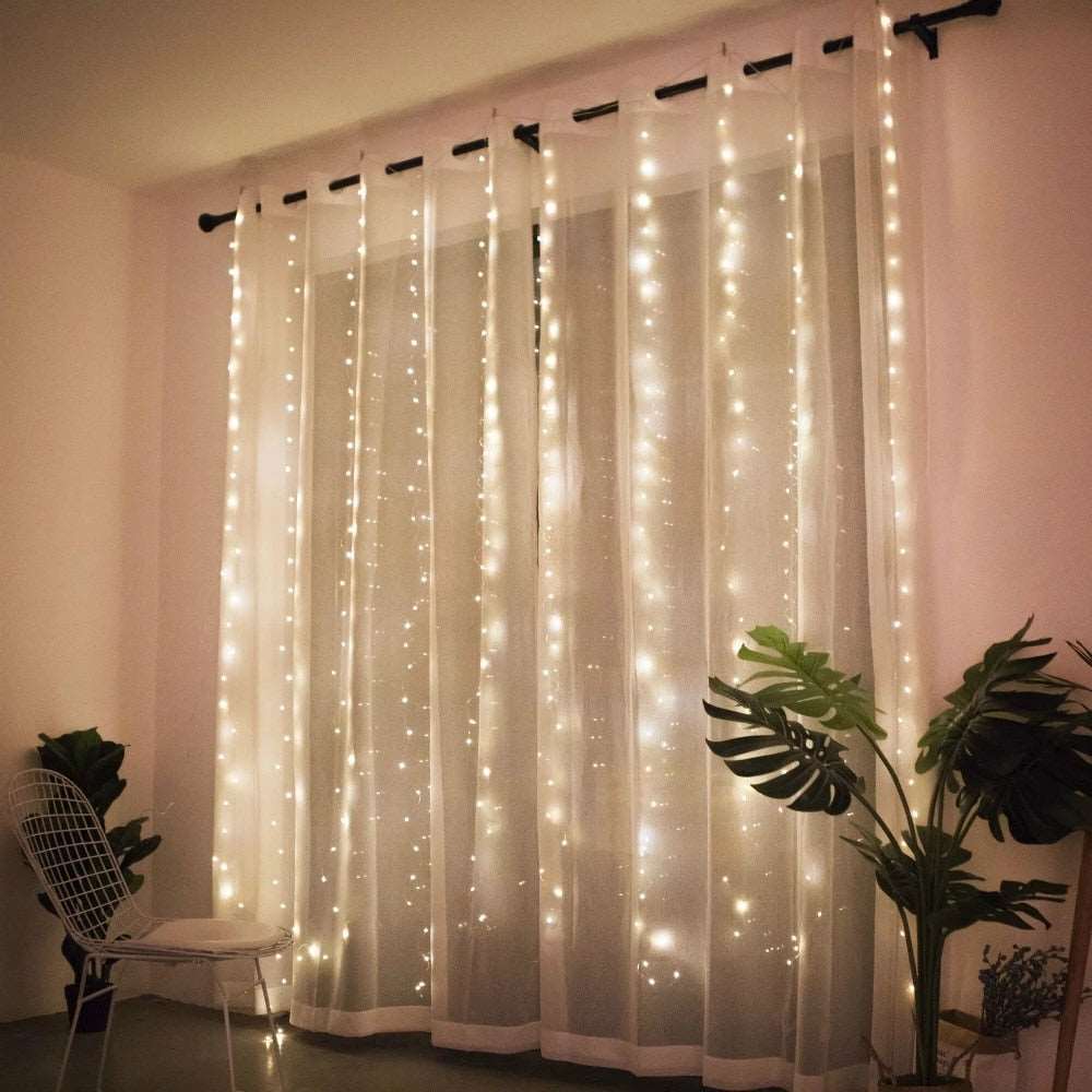 How to Set Up Warm White Curtain Fairy Lights - Papaliving